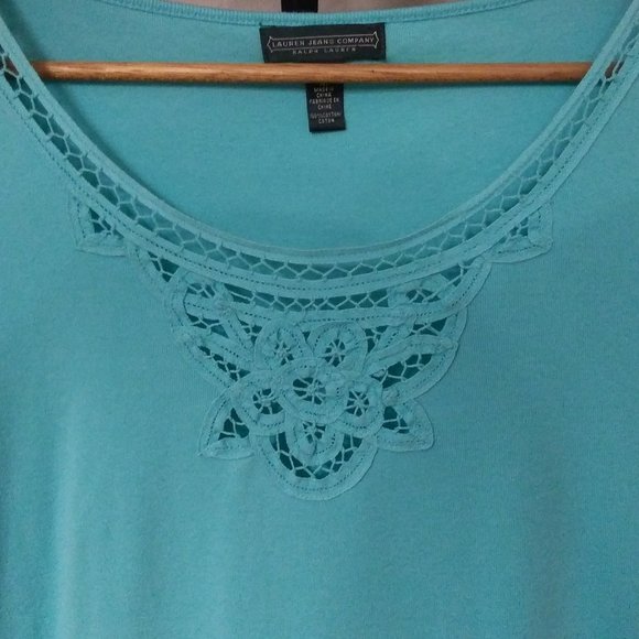 Lauren Jeans Company Lace Vee Turquoise Short Sleeve Top - Picture 2 of 6